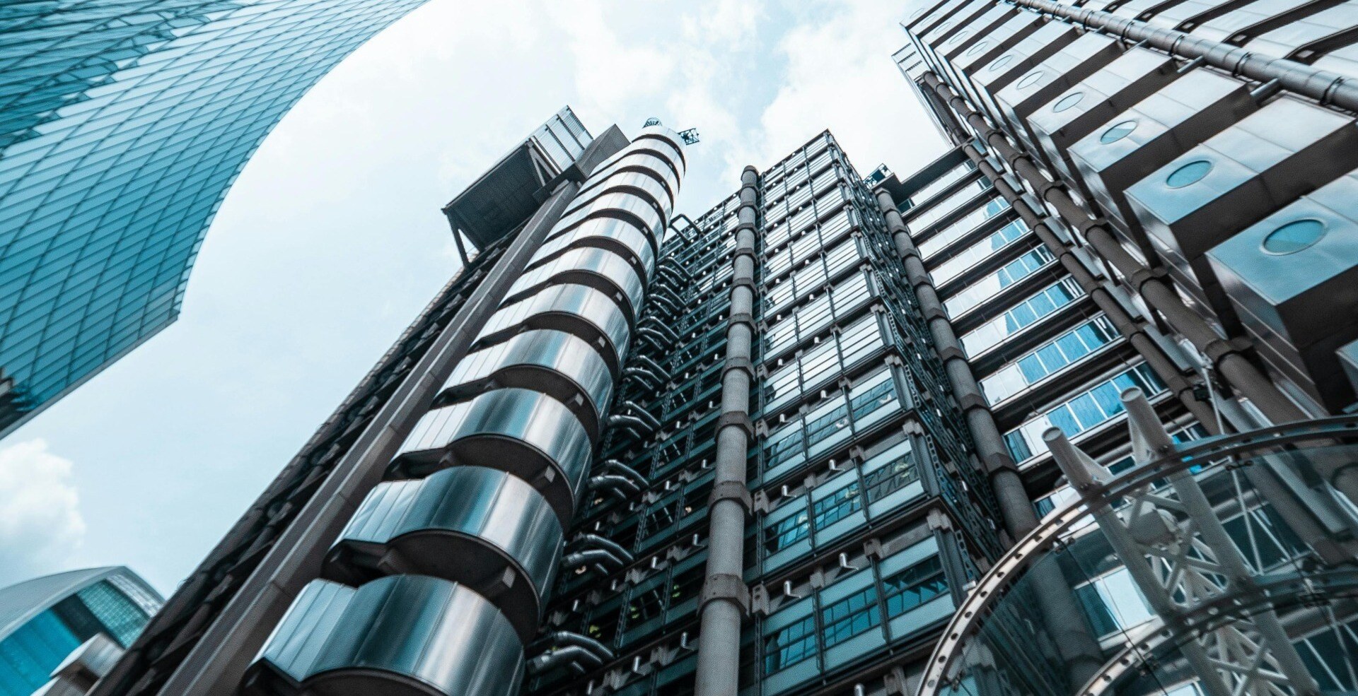 worm's view of lloyds building in london